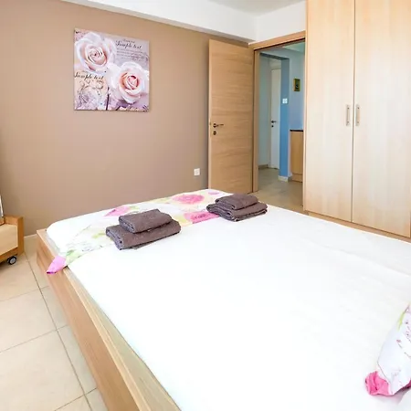 דירה Sea View Apt*spacious Balcony*200m To The